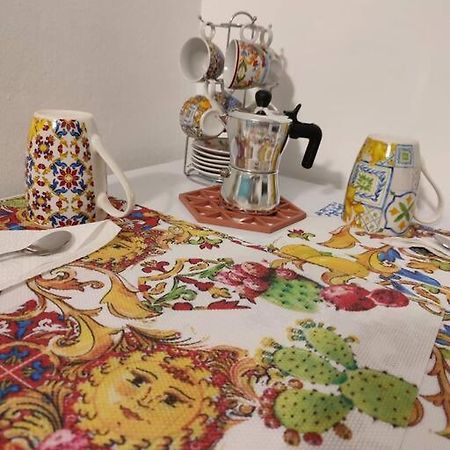 Loft Palermo: Cathedral Small Apartment エクステリア 写真